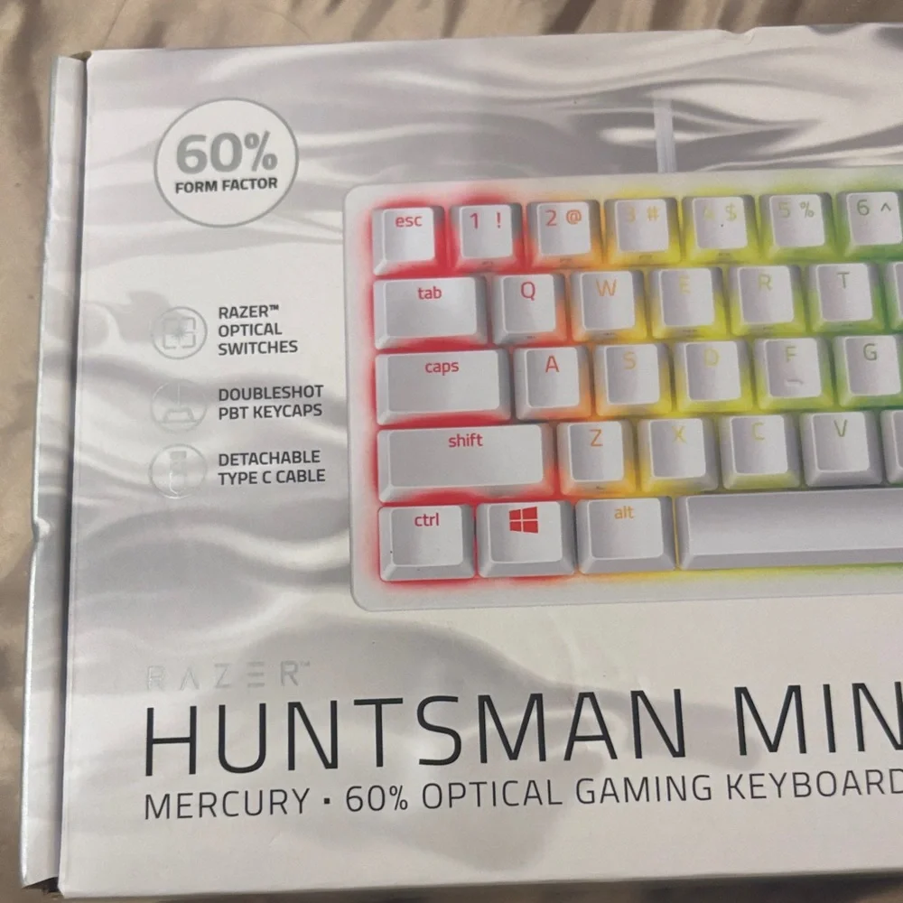 Razer Huntsman Mini Mercury with Rainbow Keysboarf